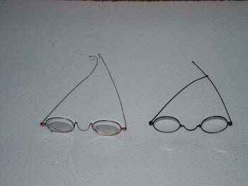 004 - Reading glasses