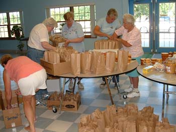 164 - packing 300 lunches